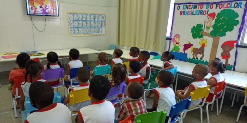 Estudando e aprendendo: o encanto do folclore Brasileiro