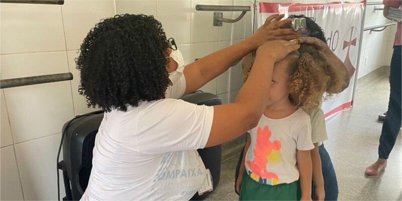 Educação infantil: Nutricionista realiza pesagem e medição das crianças