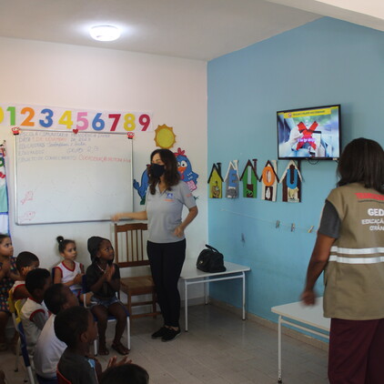 Atividade lúdica da TranSalvador nas Escolas Comunitárias da Obras Sociais.