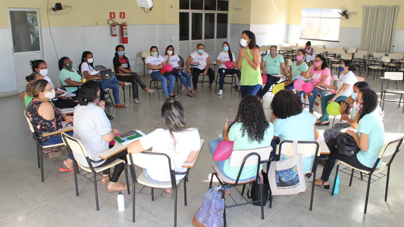 Desafios da volta às aulas é tema de roda de conversa entre professores