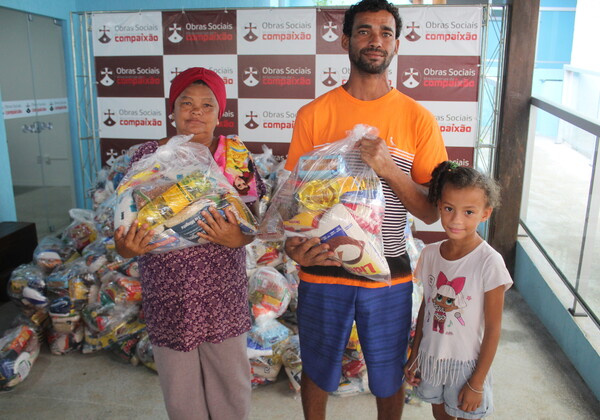 Distribuímos 300 cestas em um único dia